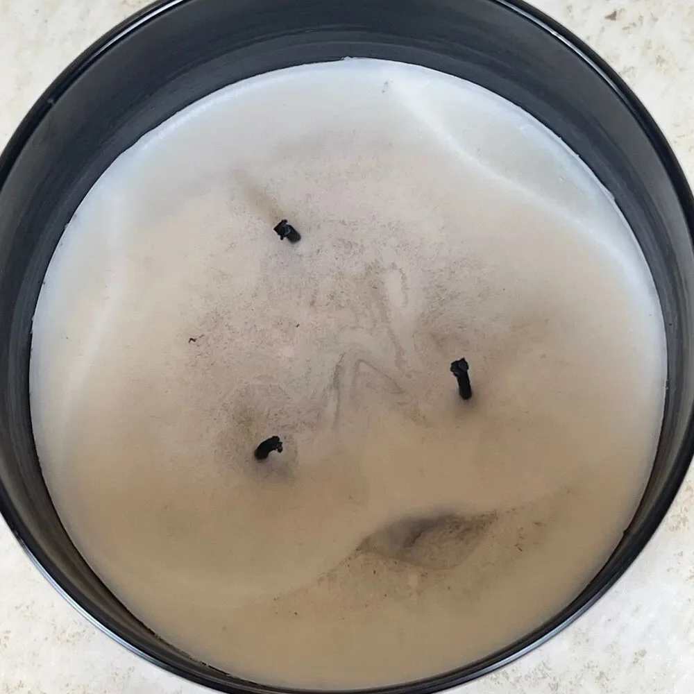 Bath & Body Works | XOXO 3-Wick Candle - Picture 3 of 7